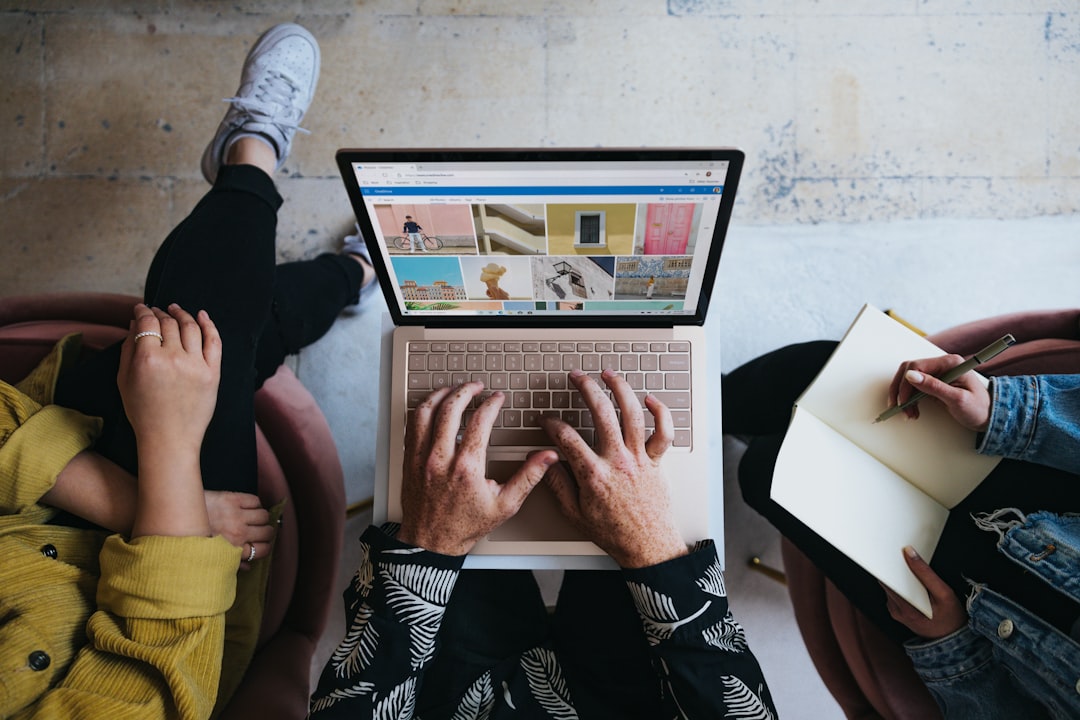 about-us Microsoft Surface Laptop 3 in Sandstone
shot by: Nathan Dumlao